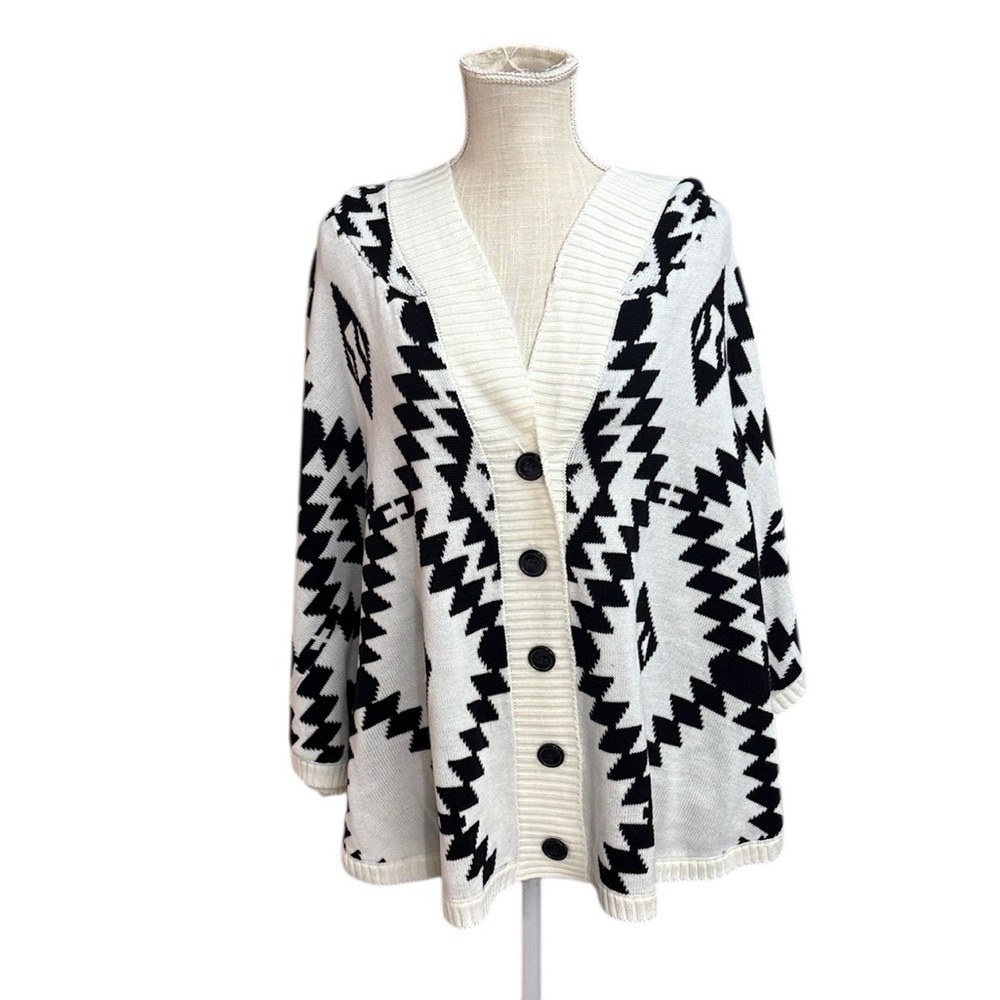 NWT One Clothing Hooded Poncho Sweater Black White Womens XL Aztec Shrug